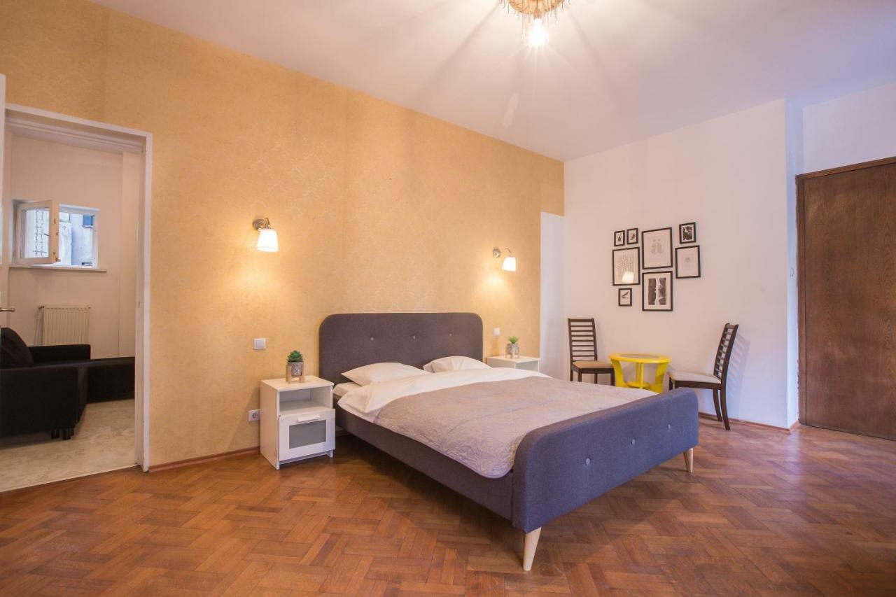 Color Apartments Nicolae Tonitza St Bucharest Exterior photo