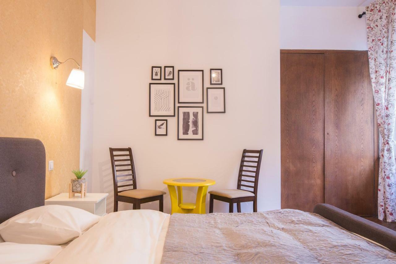 Color Apartments Nicolae Tonitza St Bucharest Exterior photo