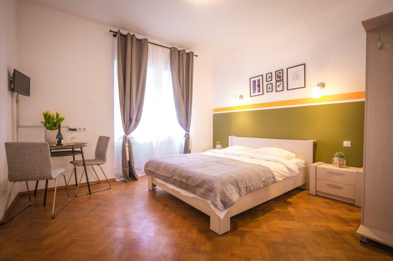 Color Apartments Nicolae Tonitza St Bucharest Exterior photo